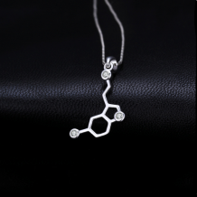 zilveren-ketting-met-serotonine-moleculaire-zilveren ketting Serotonine moleculaire structuur hanger S925